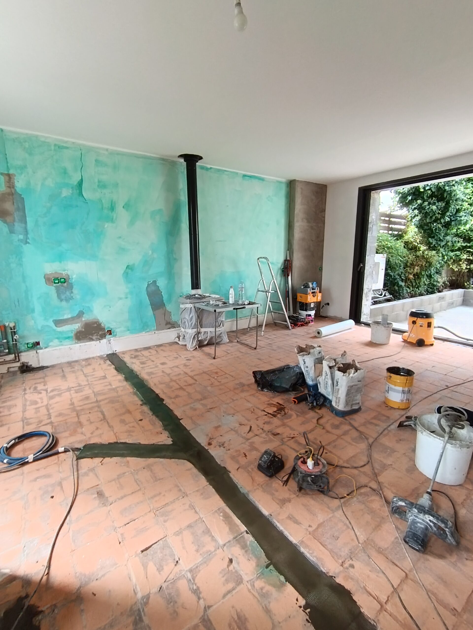 Pièce de vie — avant rénovation